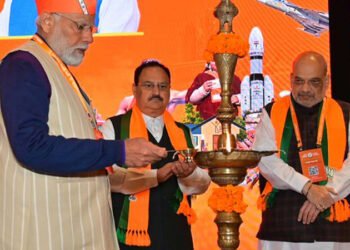 સેલિબ્રિટી-પક્ષપલટુઓ પર દાવ, વિવાદિત નેતાના પત્તાં કપાયા, શું છે ભાજપનો 5મી યાદીથી મેસેજ