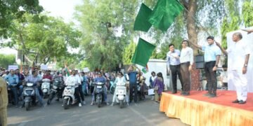 અમદાવાદ અધિક જિલ્લા ચૂંટણી અધિકારી દ્વારા બાઈક રેલીનું પ્રસ્થાન
