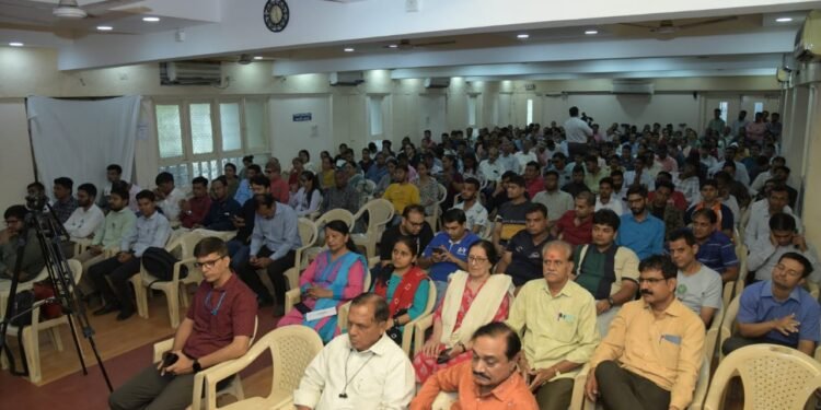 અંધજન મંડળ ખાતે દિવ્યાંગજનો માટે મતદાન જાગૃતિ અભિયાન અંતર્ગત લોકસંવાદ કાર્યક્રમ યોજાયો