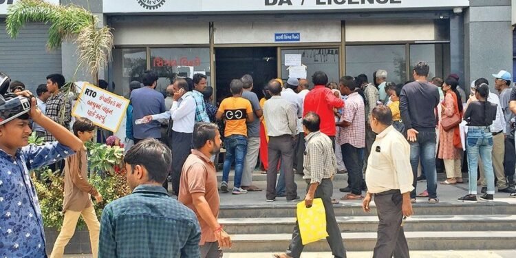 અમદાવાદ આર.ટી.ઓ. દ્વારા મોટર સાયકલમાં GJ 01 – XU નવી સીરીઝમાં ગોલ્ડન-સિલ્વર નંબરોનું ઈ-ઑક્શન શરૂ થશે