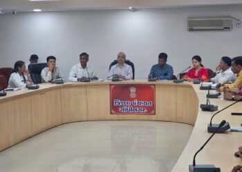 ગાંધીનગર ખાતે યોજાનાર રન ફોર વોટના સુચારુ આયોજન અર્થે જિલ્લા વિકાસ અધિકારી ના અધ્યક્ષ સ્થાને યોજાઇ બેઠક