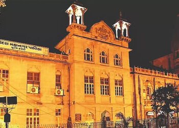 વડોદરા કોર્પોરેશનની સભામાં સ્ટ્રીટ વેન્ડર પોલિસી અમલ કરાવવા મામલે પૂર્વ મેયર અને પૂર્વ વિપક્ષી નેતા …