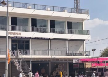 ગઢડા ભાજપમાં ભડકો: નમો સેવા કેન્દ્રના બોર્ડ ઉતારી લેવાયા