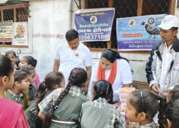 જીવદયા : 250 કિલો પતંગની દોરી એકઠી કરી શાળાએ પહોંચ્યા 200થી વધુ બાળકો, દરેકને અપાયા ઈનામો