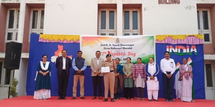 શ્રીમતી આર.ડી. ગાર્ડી ભાવનગર સ્ત્રીકેળવણી મંડળ દ્વારા ૭૭માં ગણતંત્ર દિવસની ઉજવણી
