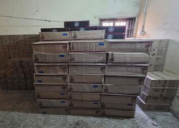 બગોદરામાં બિનવારસી આઇશરમાંથી રૃ. 70.46 લાખનો દારૃ ઝડપાયો | Liquor worth Rs 70 46 lakh seized from un…