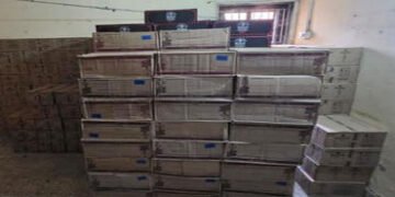 બગોદરામાં બિનવારસી આઇશરમાંથી રૃ. 70.46 લાખનો દારૃ ઝડપાયો | Liquor worth Rs 70 46 lakh seized from un…