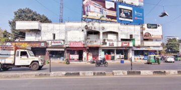 નડિયાદ મનપા હસ્તકના ‘શ્રી કોમ્પ્લેક્સ’ની દુકાનો મૂળ ભાડૂઆતોએ વેચી મારી : તંત્રની ભેદી ચુપકીદી | The …