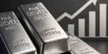 સિલ્વર બૂમઃ રોકાણકારોને ‘ચાંદી’, મોટો દલ્લો કમાયા છતાં હવે પસ્તાવો! | Silver boom: Investors ‘earned…
