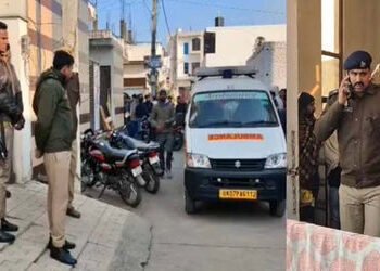 હત્યા કે આત્મહત્યા? યુપીમાં બંધ મકાનમાં 5 લોકોના મૃતદેહ મળ્યાં, શરીર પર ગોળીના નિશાન દેખાયા | Sahara…