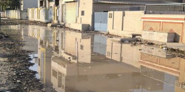 આઇકોનિક રોડના કામમાં પાઇપલાઇનમાં ભંગાણથી પાણીનો વેડફાટ | Water wastage due to pipeline rupture durin…