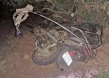 એક્ટિવા અને મોટરસાયકલ અથડાતા બે યુવાનોના મોત નિપજ્યાં, એક ઈજાગ્રસ્ત | Two youths die one injured in …