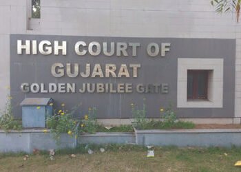 સુરત દુષ્કર્મ કેસમાં સજા મોકુફીની માંગ સાથે નારાયણ સાંઈએ ગુજરાત હાઈકોર્ટમાં અરજી કરી | Narayan Sai M…