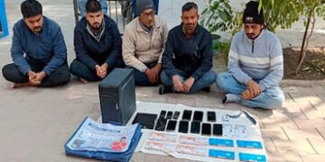 જામનગર સાયબર ક્રાઇમ સેલની ટીમે સોલાર પેનલ લગાવવાના બહાને 100 થી વધુ લોકોને છેતરનાર ટોળકીના 5 સભ્યોને…