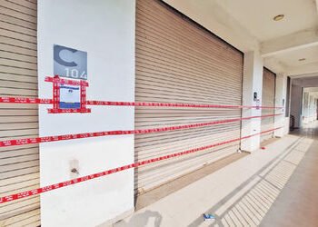 આણંદ-સોજીત્રા રોડ પર આવેલા ‘સ્વયં શેફાયર’ કોમ્પ્લેક્સની 57 દુકાનો સીલ | 57 shops of Swayam Shefair c…