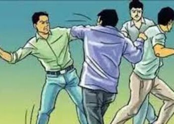 કંપનીના ત્રણ કર્મચારીઓને પોલીસે ઝડપી પાડી અટકાયત કરી | Police caught three employees of the company