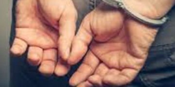 મોપેડની ડીકીમાંથી રોકડા ૩૭ હજારની ચોરી કરનાર પકડાયો | Man arrested for stealing Rs 37 000 from moped…