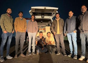 મહેસાણાથી ઇંગ્લિશ દારૂનો જથ્થો જામનગરમાં ઘુસાડી રહેલા 2 શખ્સો LCBના હાથે ઝડપાયા | 2 people who were …
