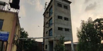 વડોદરામાં ગાજરવાડીના સ્લોટર હાઉસમાં પાલિકાના નિયમોનો સરેઆમ ઉલ્લંઘન : દુર્ગંધથી લોકો પરેશાન | violati…