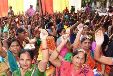 પગારની સિસ્ટમ બદલાતા આશા વર્કરોનો પગાર મોડો થતો ઉતરાયણનો તહેવાર બગડ્યો | ASHA workers’ salaries are …