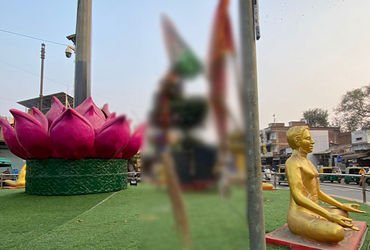 અમદાવાદ: ભાજપના ધારાસભ્યની ઓફિસ પાસે જ રાષ્ટ્રધ્વજનું અપમાન! દારૂની બોટલો અને ઝાડુ લટકાવતા ખળભળાટ | …