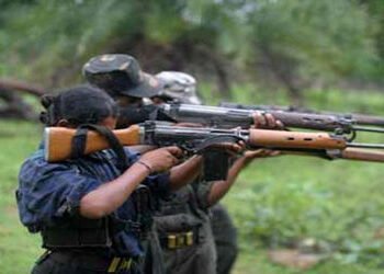 ઝારખંડમાં ટોચના કમાન્ડર સહિત ૧૫ નકસલવાદીઓ ઠાર | 15 Maoist killed in jharkhand