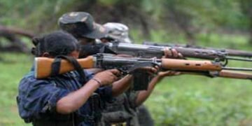 ઝારખંડમાં ટોચના કમાન્ડર સહિત ૧૫ નકસલવાદીઓ ઠાર | 15 Maoist killed in jharkhand