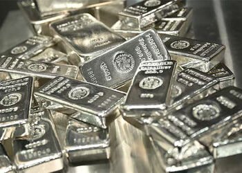 ચાંદીનો વાયદો ચાર ટકા તૂટયો પરંતુ સિલ્વર ETFમાં 24 ટકાનું ગાબડું | Silver futures fell 4% but silver…