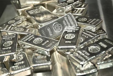 ચાંદીનો વાયદો ચાર ટકા તૂટયો પરંતુ સિલ્વર ETFમાં 24 ટકાનું ગાબડું | Silver futures fell 4% but silver…