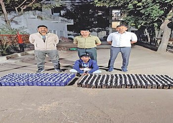 બગોદરા નજીક એસટી બસમાંથી દારૂની 950 બોટલ ઝડપાઇ | 950 bottles of liquor seized from ST bus near Bagod…