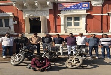 જામનગર શહેરમાં થયેલી ત્રણ બાઈક ચોરીનો ભેદ ઉકેલાયો : એલ.સી.બીએ એક તસ્કરને ચોરાઉ 3 બાઈક સાથે ઝડપી લીધો…