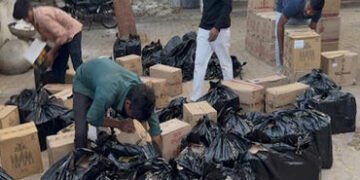 કરજણ હાઇવે પરથી દારૂનો જથ્થો ભરેલી ગાડી ઝડપાઈ | A vehicle loaded with liquor was seized from Karjan …