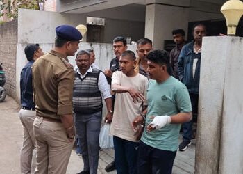 જામનગરમાં બનેવીની હત્યા કરનાર સાળા સહિત બેના રિમાન્ડ મંજૂર, ‘ઉંમરના તફાવત’માં ખેલાયો ખૂની ખેલ | Jamn…