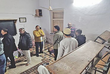 ધોળકાના કૌકા ગામે લગ્ન પ્રસંગમાં 38 થી વધુ લોકોને ફૂડ પોઇઝનિંગ | More than 38 people suffer food poi…