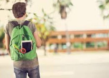 પરીક્ષાનું ટેન્શન દૂર કરવા 3લાખ લઇ ભાગેલો ધોરણ-10નો વિદ્યાર્થી કારમાં ગોવાની રિસોર્ટમાં ગયો,બીચ પરથી…