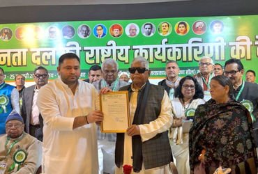 લાલુના યાદવના ‘લાલ’ને RJDની કમાન, હવે તેજસ્વી યાદવ ‘સુપર બોસ’, વિપક્ષે કહ્યું- ’22 કેસવાળો અધ્યક્ષ’ …