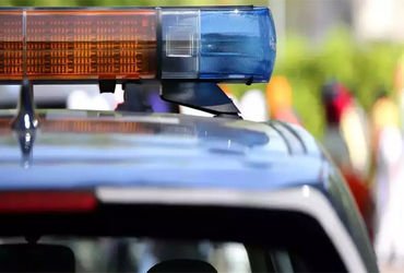 જેતપુરમાં બુટલેગરો દ્વારા પોલીસને કાર નીચે કચડવાનો હિચકારો પ્રયાસ | Bootleggers in Jetpur make a des…