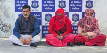 કચ્છ: ગાંધીધામમાં ઓટલા પર બેસવા જેવી નજીવી બાબતે આધેડને જીવતો સળગાવ્યો, બે મહિલા સહિત ત્રણની ધરપકડ |…