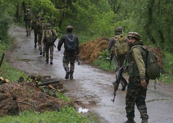 છત્તીસગઢમાં એન્ટિ-નક્સલ ઓપરેશન વખતે સંખ્યાબંધ IED બ્લાસ્ટ, 11 ઘાયલ જવાનને એરલિફ્ટ કરાયા | Bijapur IE…