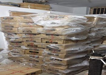 ધ્રાંગધ્રાના ચુલી નજીક હોટલના કમ્પાઉન્ડમાં પાર્ક ટ્રકમાંથી ૮૭ લાખનો દારૃ ઝડપાયો | Liquor worth Rs 87…