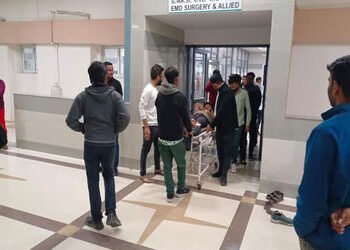 મુળી તાલુકા યુવા ભાજપ પ્રમુખ પર નિવૃત્ત પોલીસ કર્મચારીએ ફાયરિંગ કરતા ફરિયાદ | Complaint filed agains…