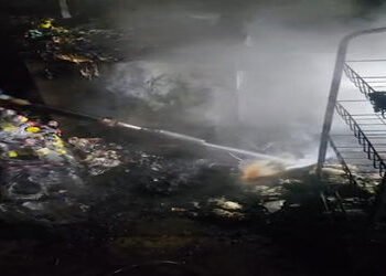 સુરેન્દ્રનગરમાં નવા સકટ હાઉસ પાસે દુકાનમાં આગ લાગી | Fire breaks out in shop near New Sakat House in…