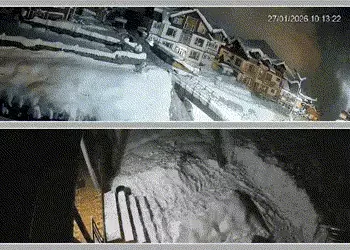 VIDEO: જમ્મુ-કાશ્મીરના સોનમર્ગમાં અચાનક બરફનો પહાડ તૂટ્યો અને ભયાનક દ્રશ્ય કેમેરામાં કેદ | Terrifyin…