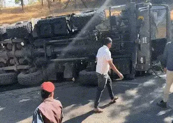 ડાંગના સાપુતારામાં ઘાટ પર સૈન્યની ટ્રક પલટતાં અફરાતફરી, 9 જવાનો ઈજાગ્રસ્ત | Army Convoy Accident in …