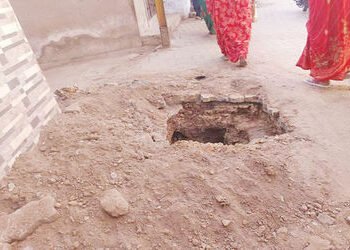 મનપાએ ખોદકામ બાદ ખાડાઓનું યોગ્ય બુરાણ નહીં કરતા હાલાકી | Municipal Corporation not filling the pits …