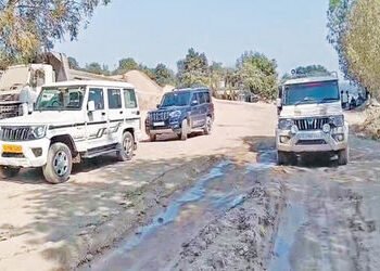 લાલપુરા નજીકની મહીસાગર નદીના પટમાં રેતી ખનન પર તવાઈ : 1 કરોડની મત્તા જપ્ત | Sand mining busted in Ma…