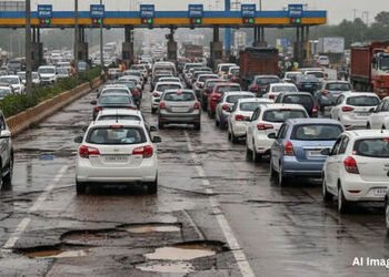 ખખડધજ રસ્તાઓ છતાં ગુજરાતમાં વાહનચાલકોએ 3 વર્ષમાં 16000 કરોડનો ટોલ ટેક્સ ચૂકવ્યો | Gujarat Motorists …