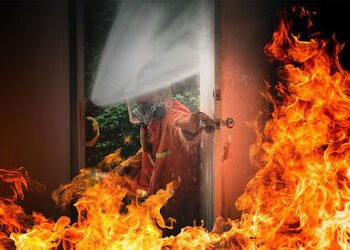 વડોદરાના વાઘોડિયા રોડ પર સવારે મકાનમાં આગ લાગતા ઘરવખરી ખાક | house on Vadodara’s Waghodia Road caugh…