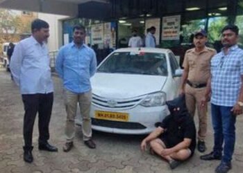 મુંબઈ: 400 મીટરના 18,000 રૂપિયા! અમેરિકન મહિલાને ટેક્સી ડ્રાઈવરે માયાનગરી બતાવી લૂંટી | Mumbai Taxi …