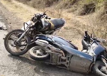 અમરેલી: ધારી-બગસરા રોડ પર બાઈક અને મોપેડ વચ્ચે સામસામે ભયાનક ટક્કર, બેના મોત, ત્રણ ઈજાગ્રસ્ત | Amrel…